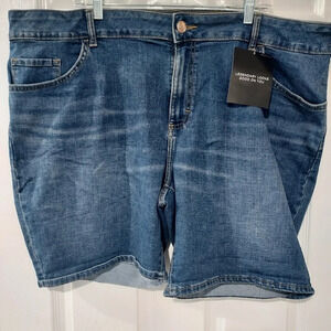 NWT Lee Medium Wash Denim Regular Fit Mid Rise Bermuda Shorts in Size 24W
